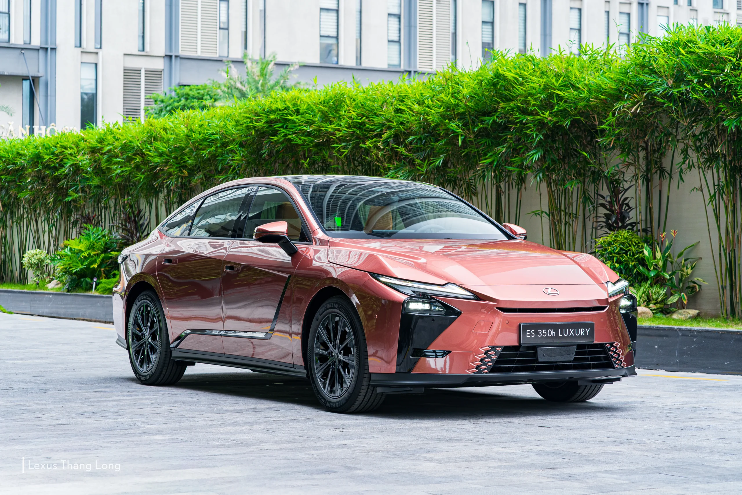 Lexus-es350h-luxury